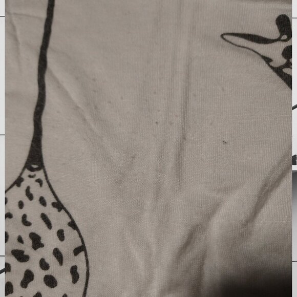 Giraffe Graphic Tank Top - Picture 7 of 10